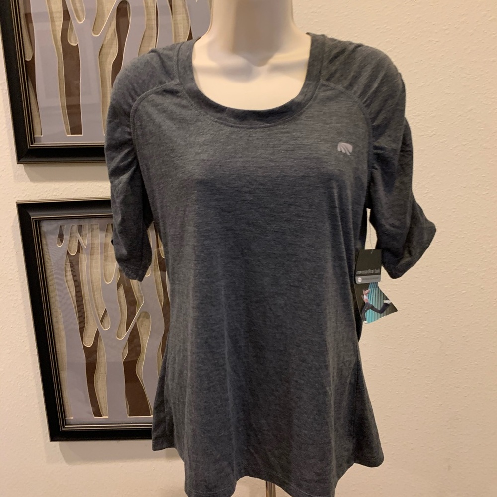 Tee shirt